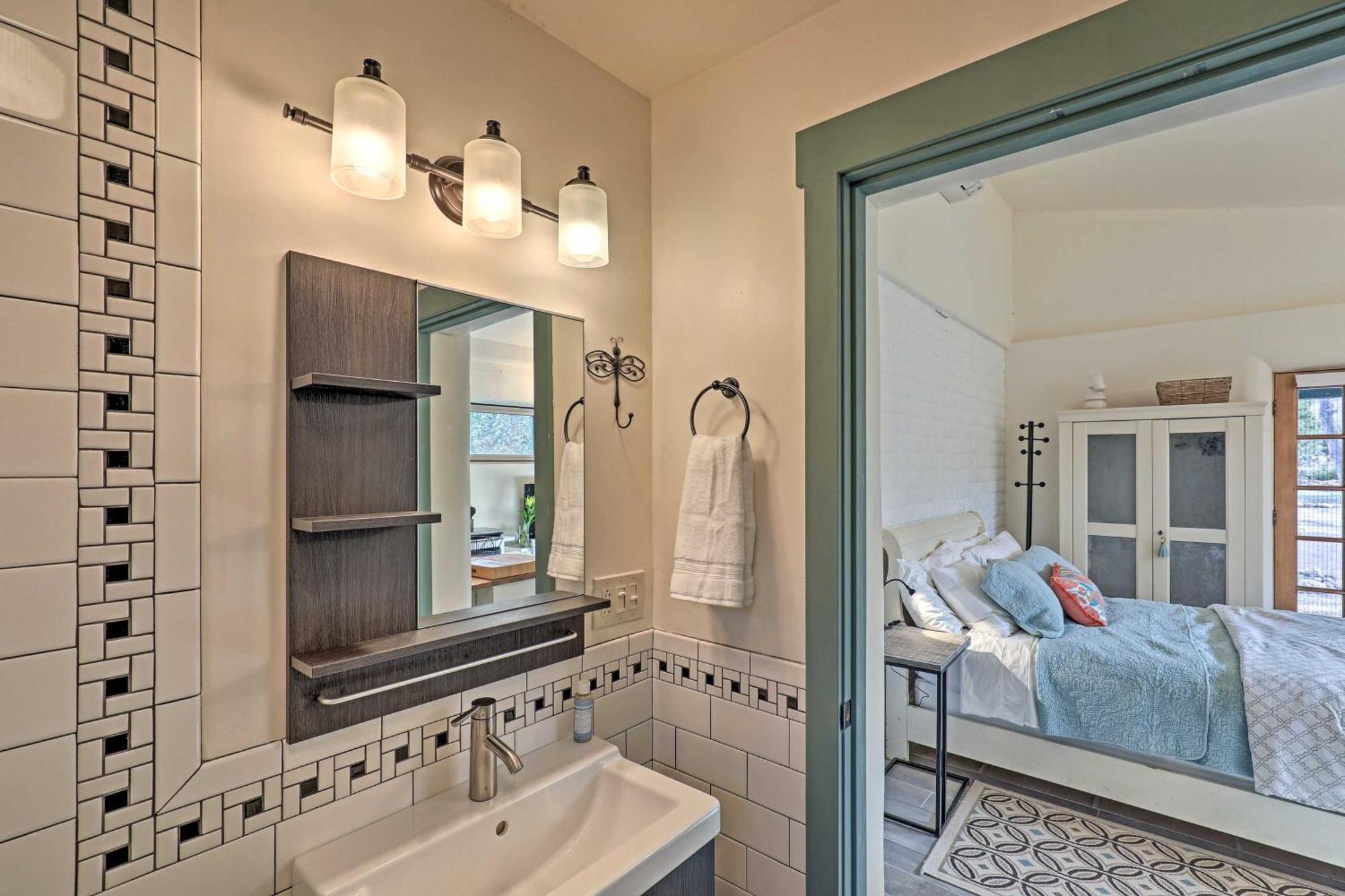 Casa Paloma 1 - Artsy Studio With Hot Tub Access! Patagonia Luaran gambar